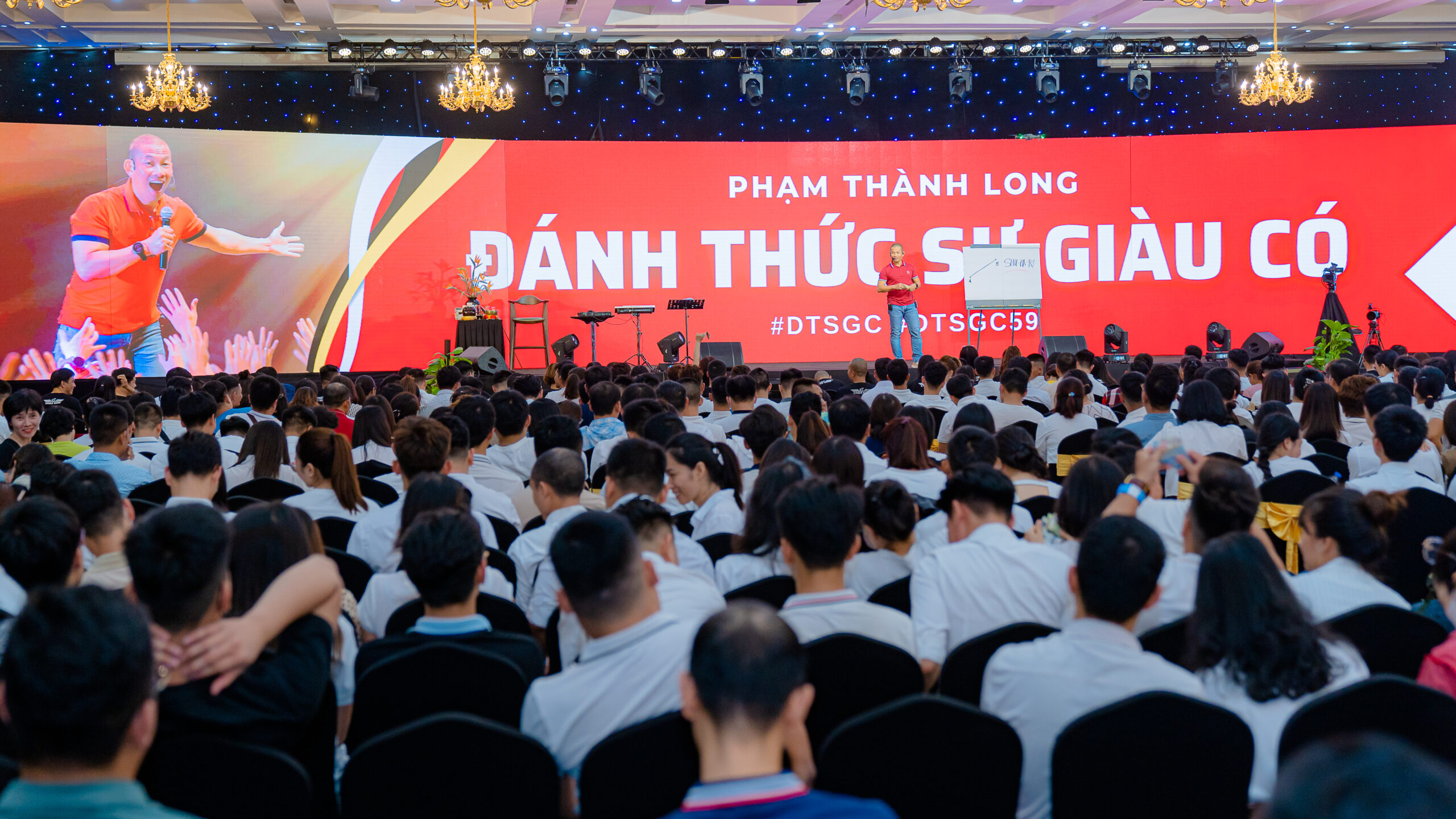 Lớp học kinh doanh Phạm Thành Long